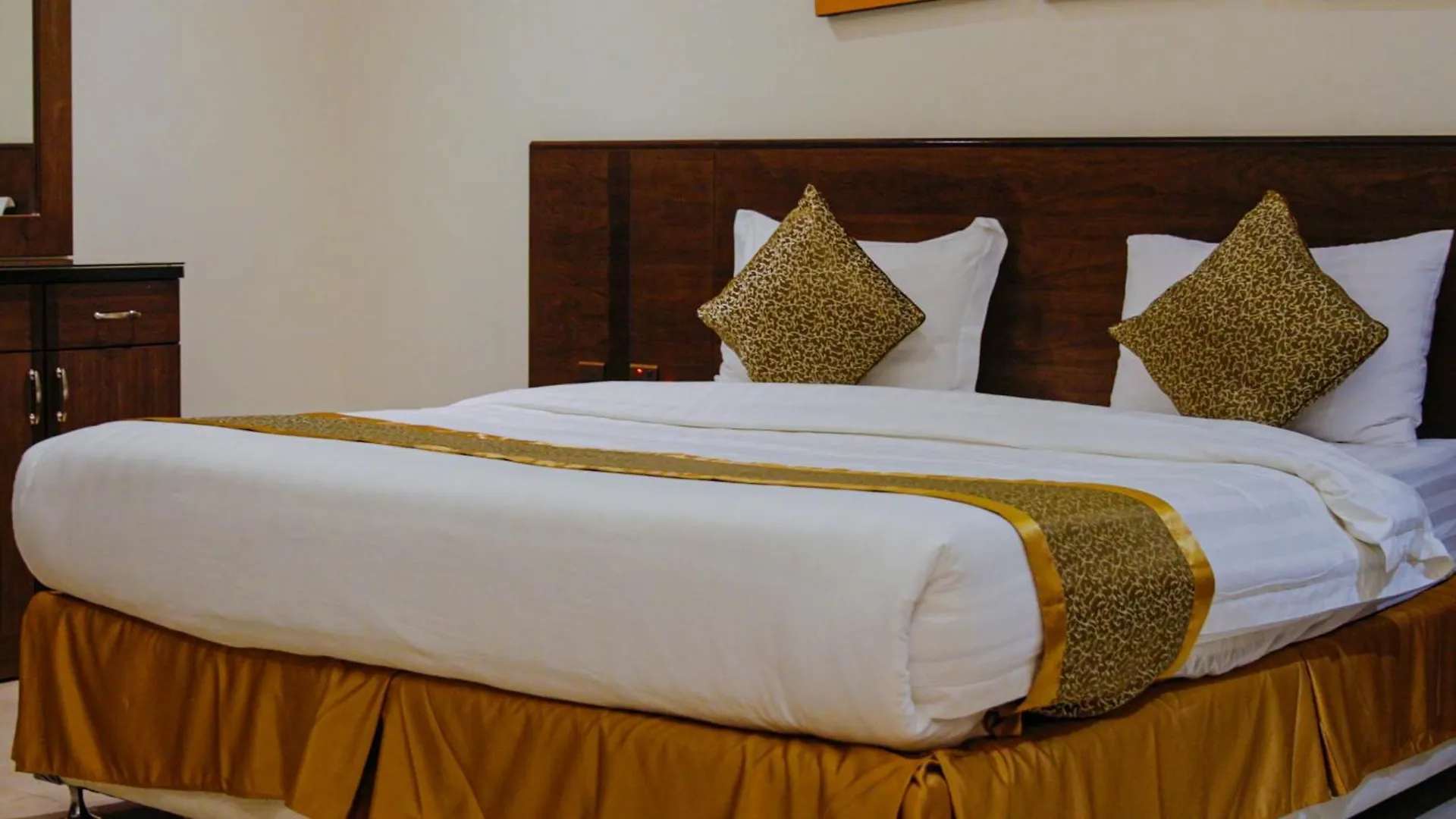 Golden New Hira Hotel Джедда